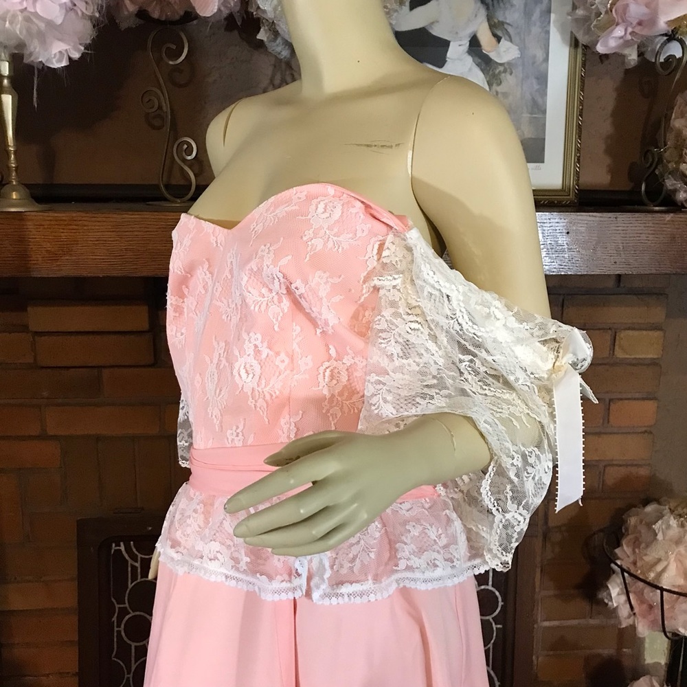 VINTAGE MID TO LATE 70'S PEACH OFF-THE-SHOULDER LACEY PARTY DRESS (M) - Picture 8 of 14